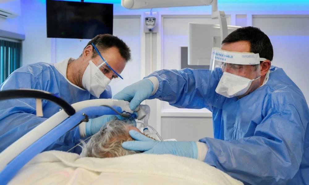 Κορονοϊός: Αν ξανακολλήσετε δεν είναι πιθανό να το περάσετε βαριά